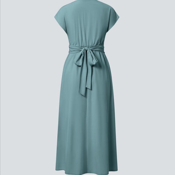 HALARA V neck short sleeve, side pocket, tie back, quick dry dress - Picture 2 of 8